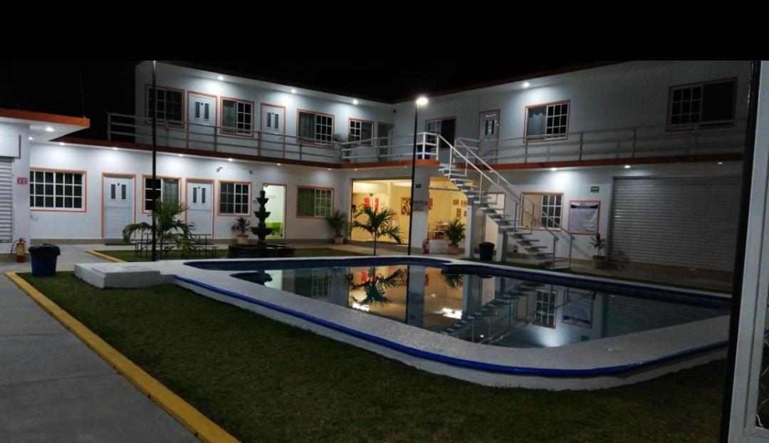 Hotel Villa Maran Chachalacas Ambiente Familiar Playa Chachalacas Bagian luar foto